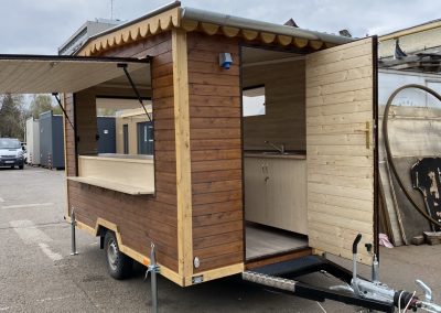 3,5x2 Classic büfékocsi gyártás lambéria borítással imbisswagen food truck trailer