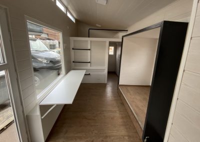 8 x 2,5 méteres miniház wood house imbiswagen comfort food truck büfékocsi belseje